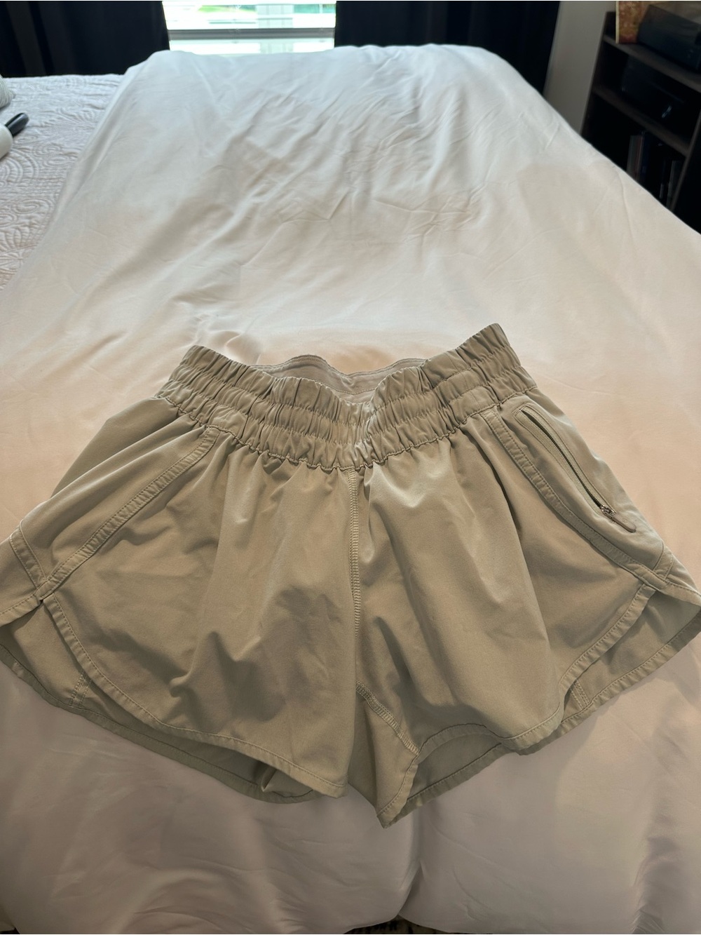 Lululemon 4” Track that shorts